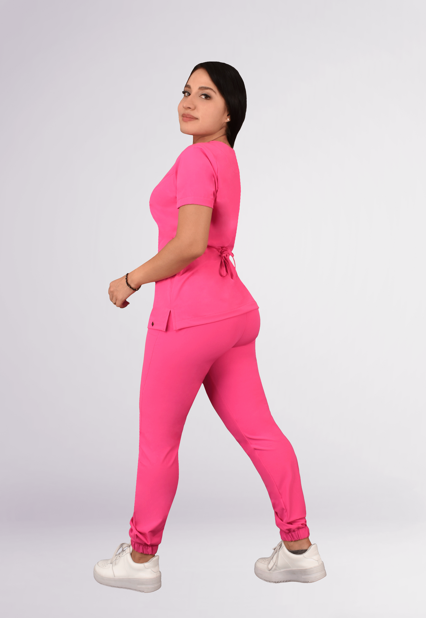 CONJUNTO QUIRURGICO ANTIFLUIDOS COLOR ROSA FLAMINGO MUJER