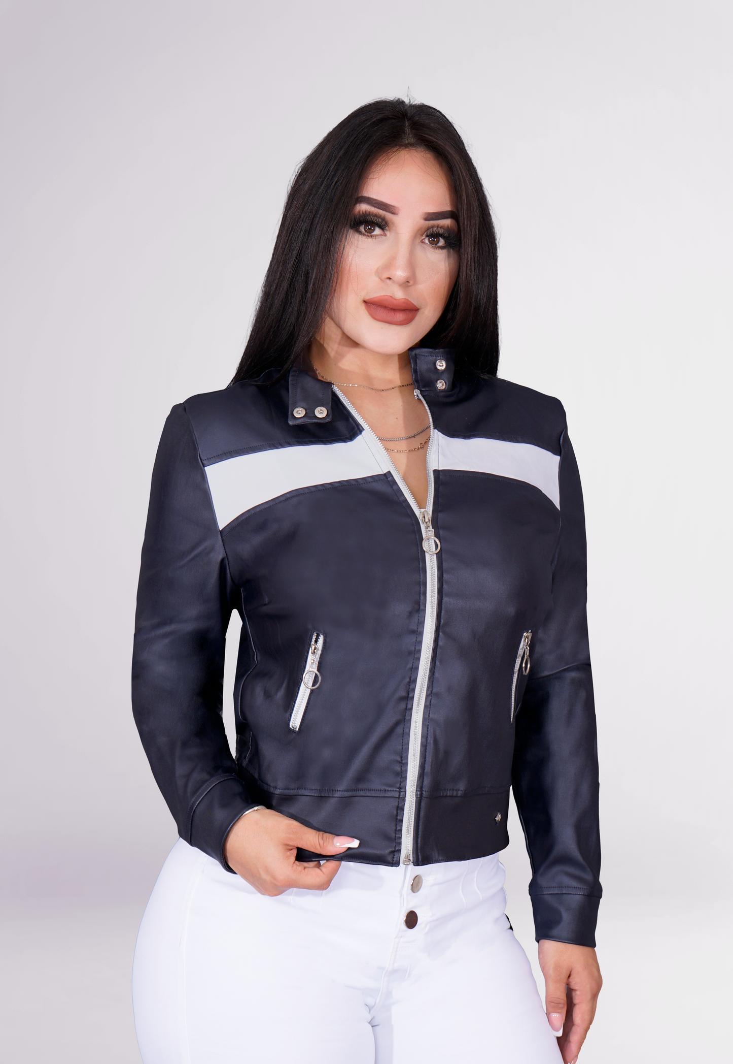 CHAQUETA VINIPIEL DAMA COLOR MARINO CON BLANCO