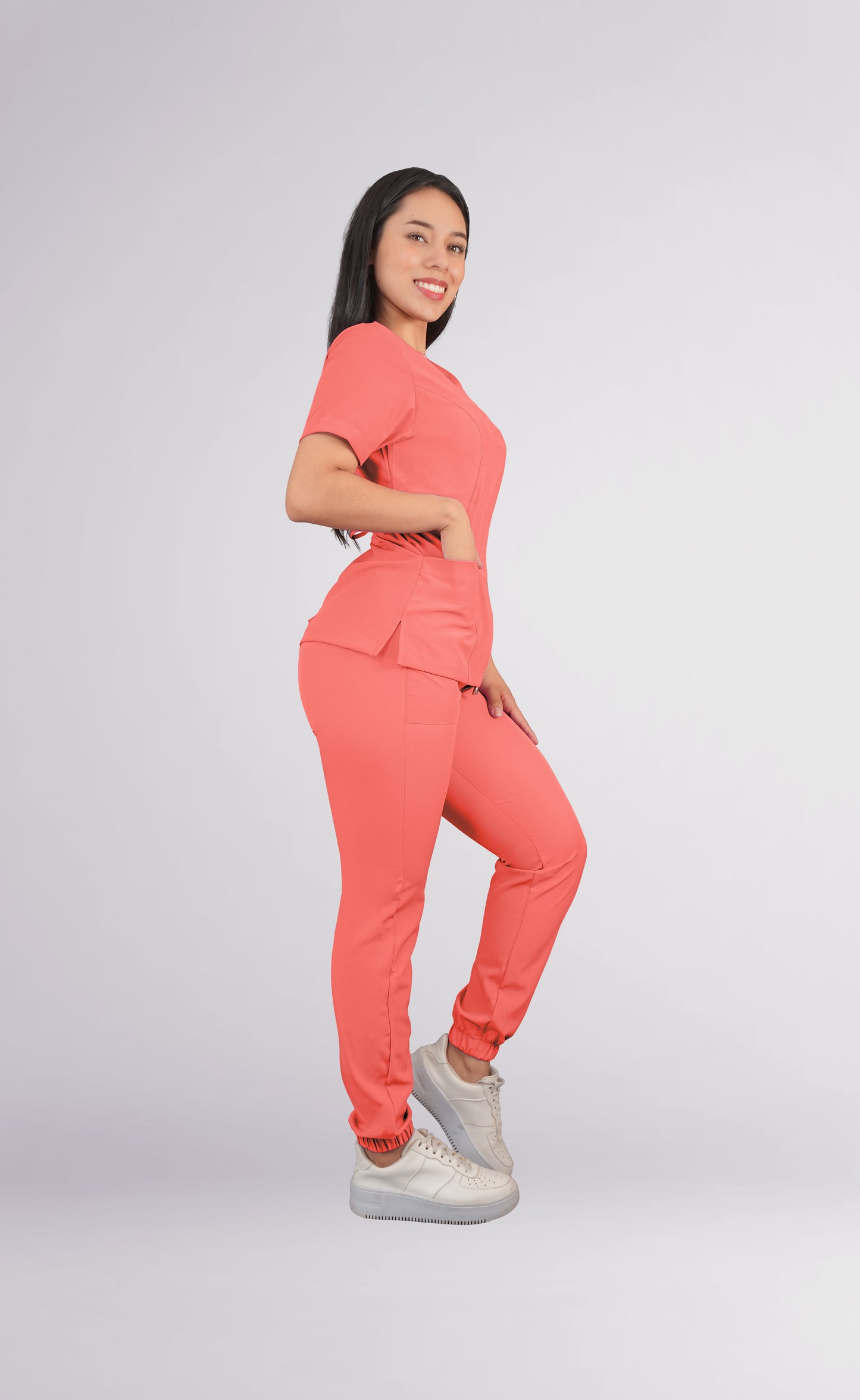 CONJUNTO QUIRURGICO ANTIFLUIDOS COLOR SALMON MUJER