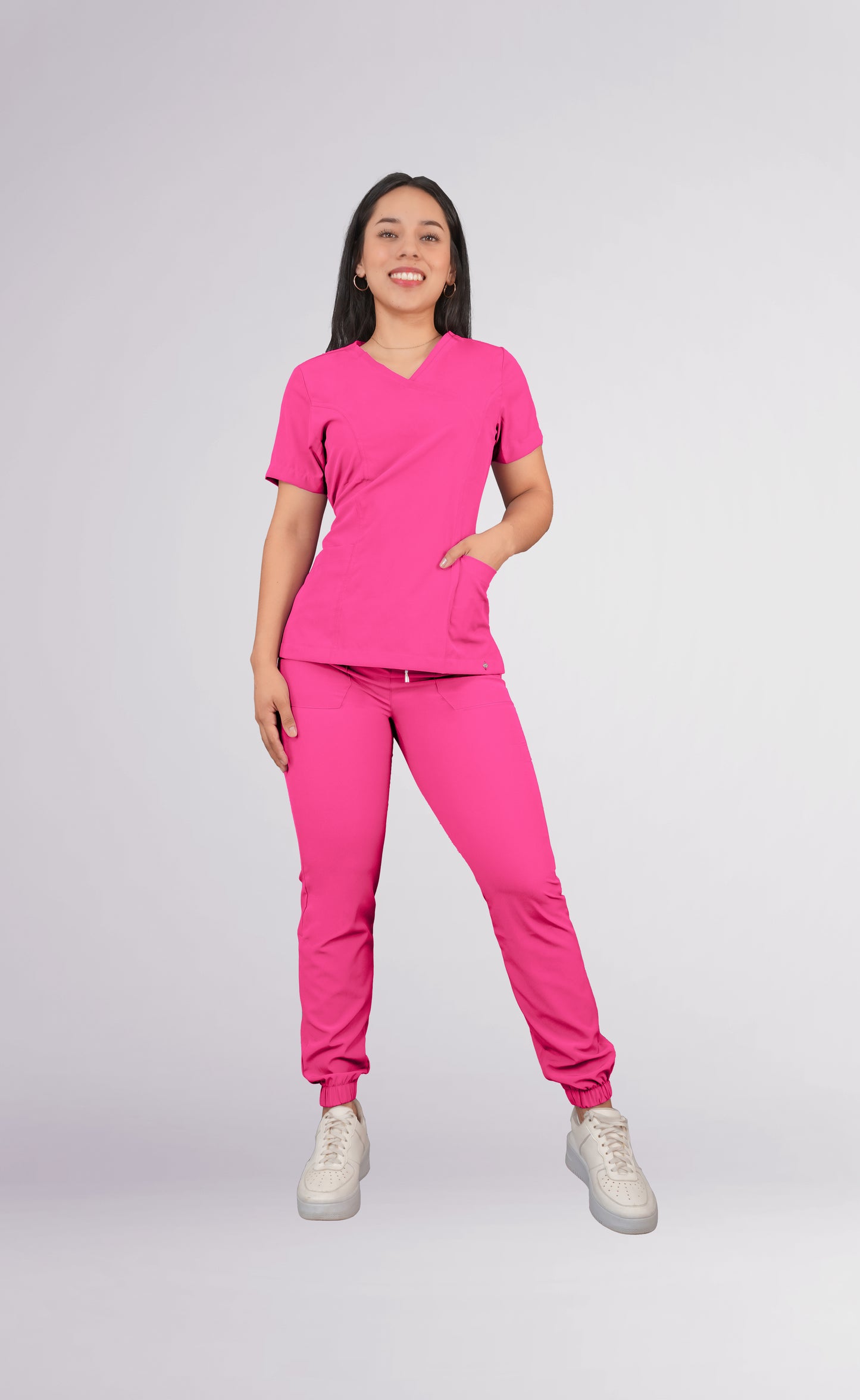 CONJUNTO QUIRURGICO ANTIFLUIDOS COLOR ROSA BARBIE MUJER