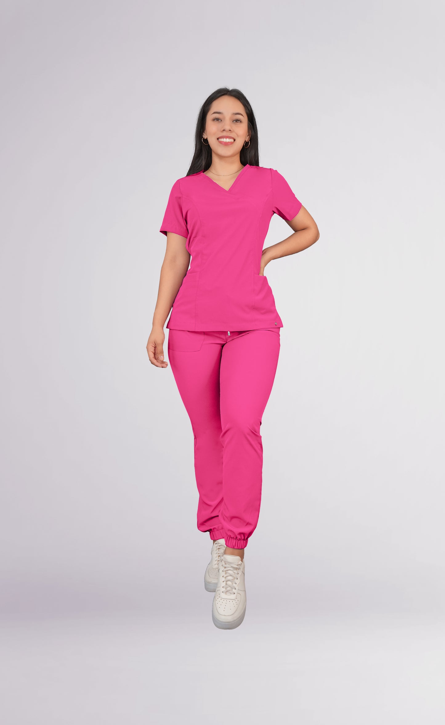 CONJUNTO QUIRURGICO ANTIFLUIDOS COLOR ROSA BARBIE MUJER