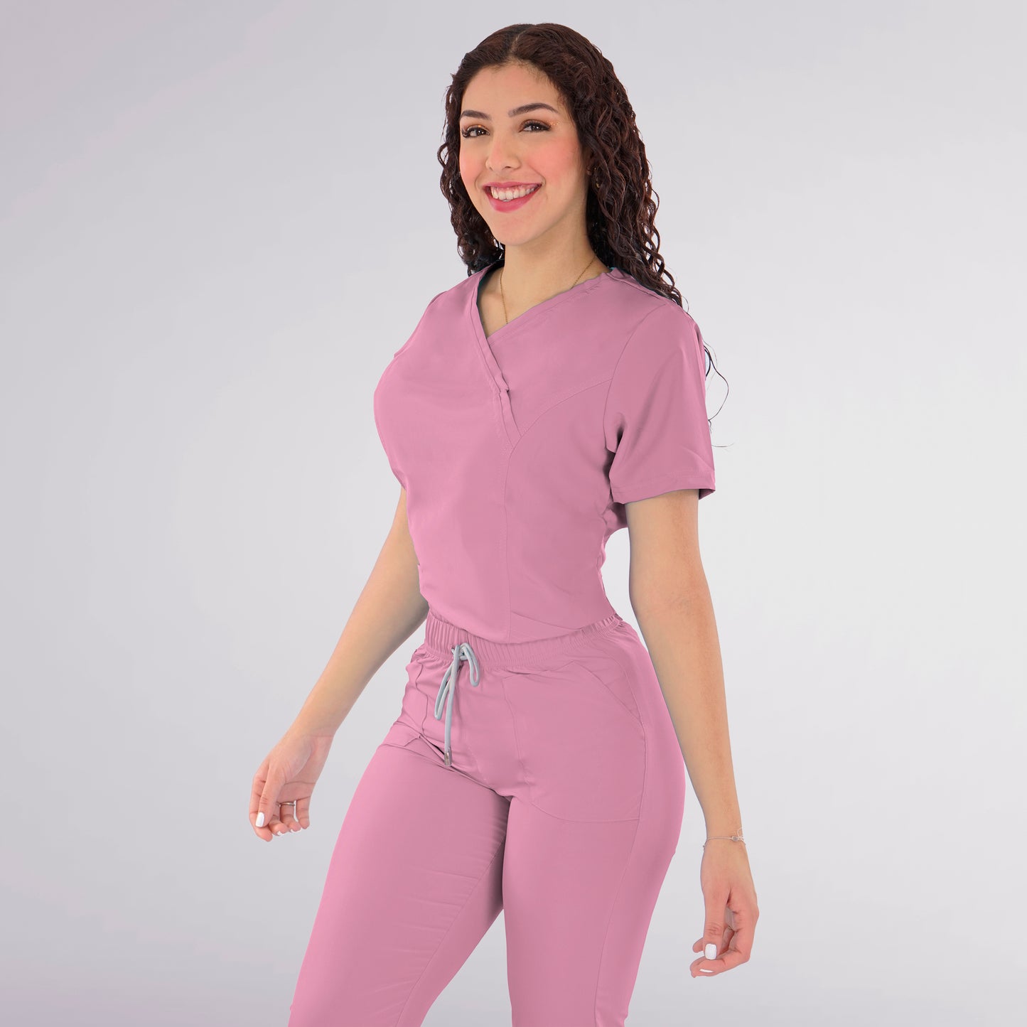 CONJUNTO QUIRURGICO ANTIFLUIDOS COLOR MAUVE MUJER