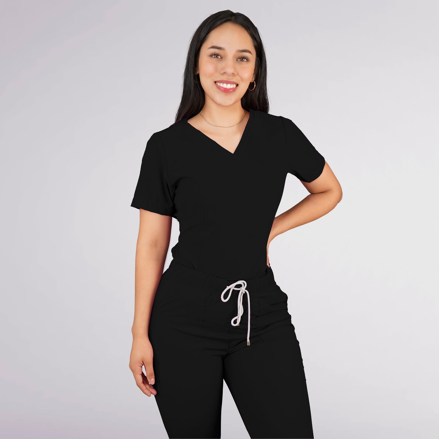 CONJUNTO QUIRURGICO ANTIFLUIDOS COLOR NEGRO MUJER