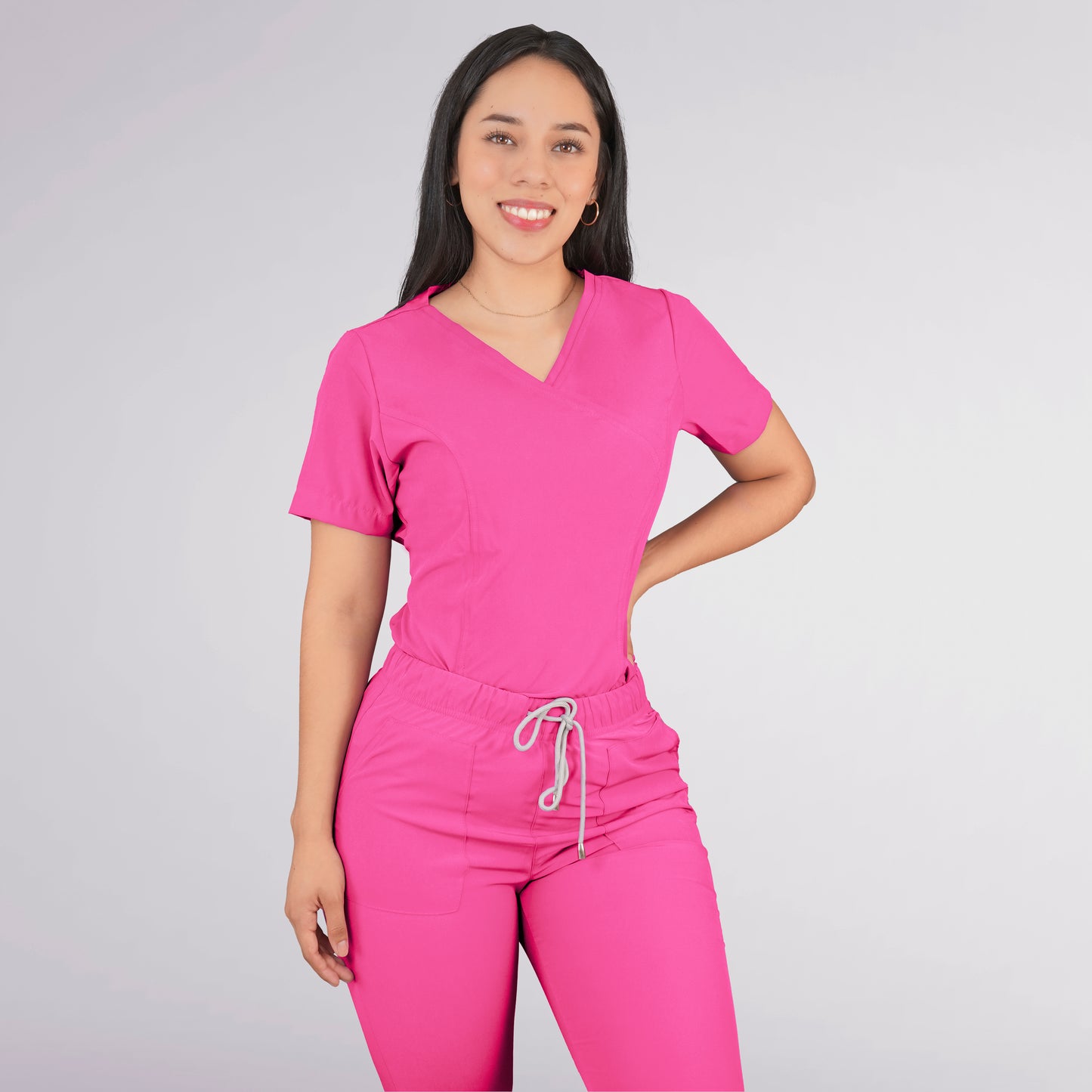 CONJUNTO QUIRURGICO ANTIFLUIDOS COLOR ROSA BARBIE MUJER