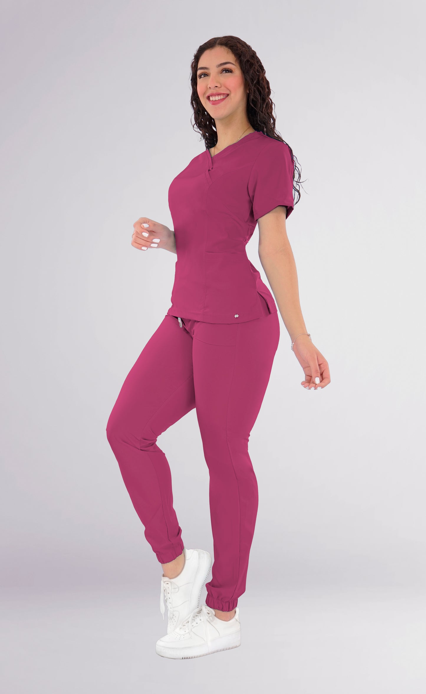 CONJUNTO QUIRURGICO ANTIFLUIDOS COLOR MAGENTA MUJER