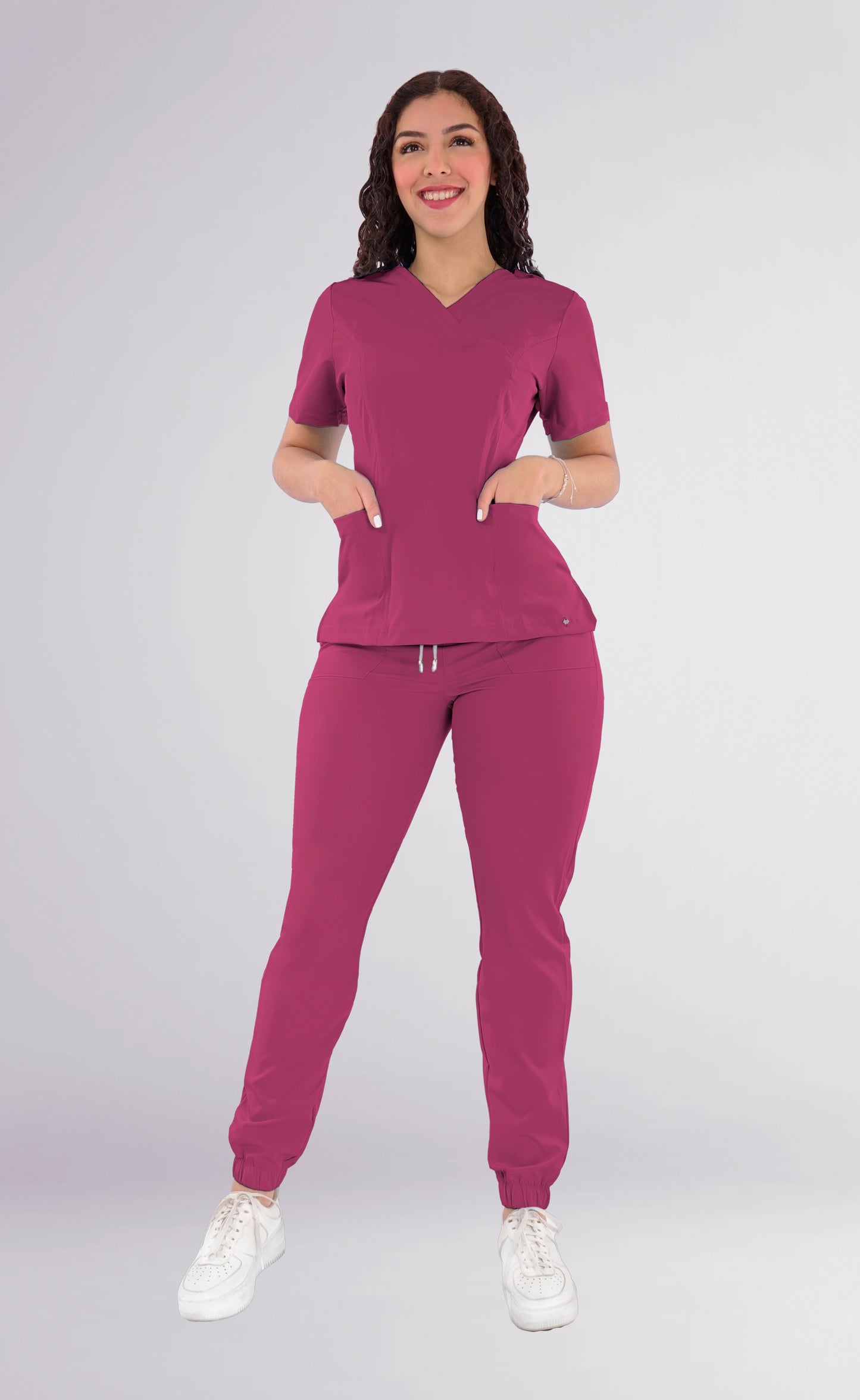 CONJUNTO QUIRURGICO ANTIFLUIDOS COLOR MAGENTA MUJER